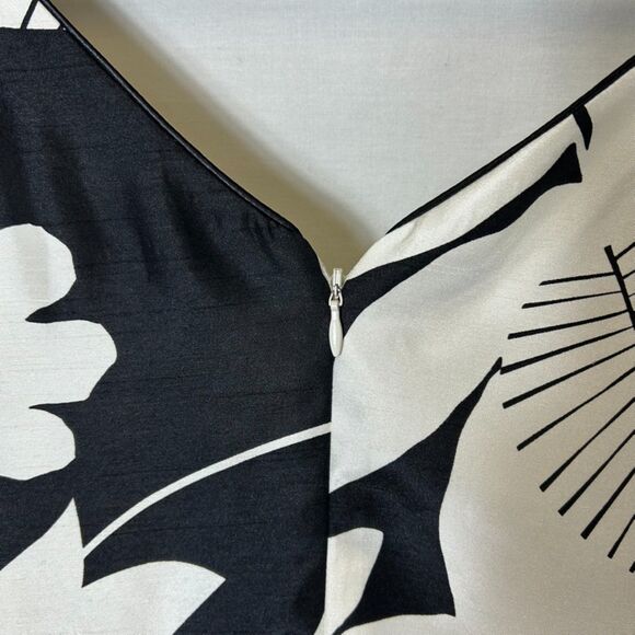 R&M Richards Ivory Black Floral V-Neck Sleeveless Fit & Flare Cocktail Dress 8 - Picture 11 of 16